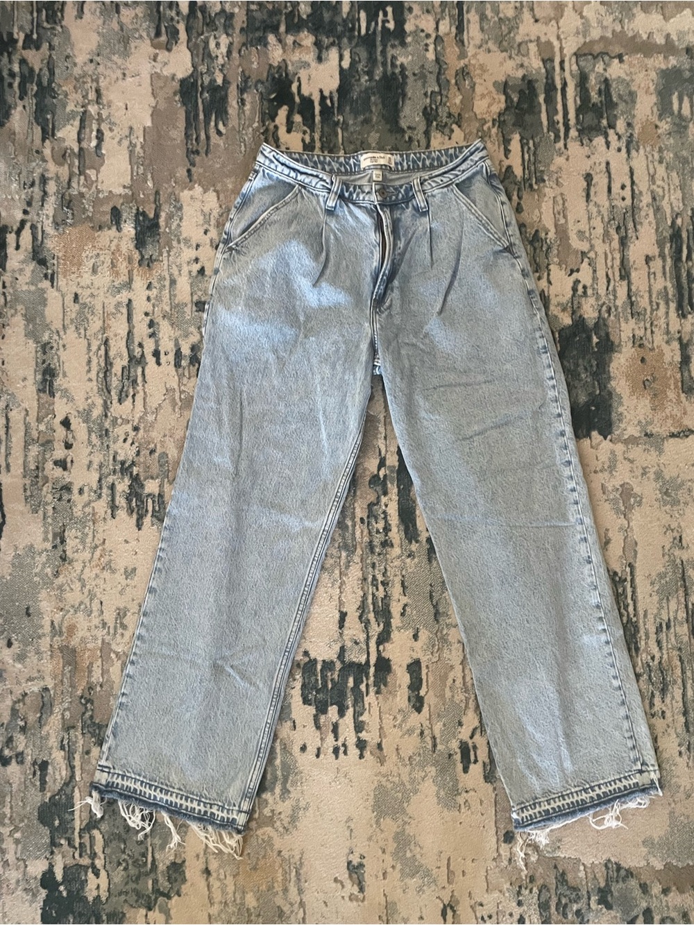 Abercrombie The Loose High Rise Curve Love Light Wash baggy jeans
